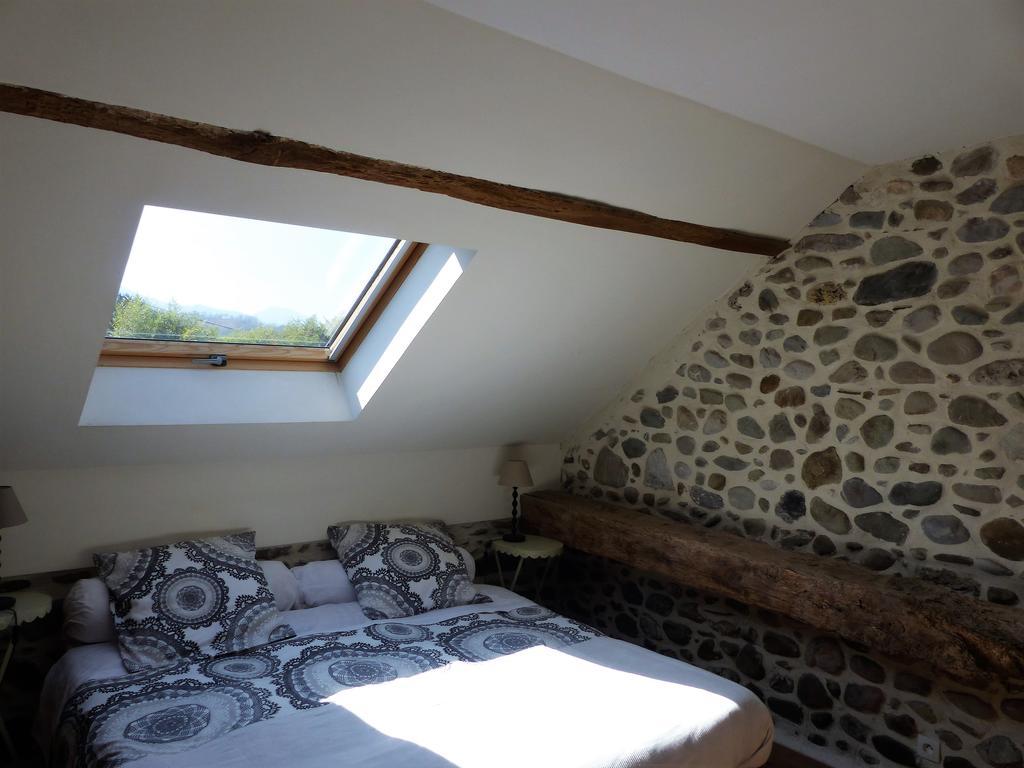 Maison d'hôtes Les 3 Baudets Issor Exterior foto